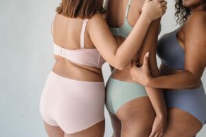 Jak dobrać bieliznę modelującą, aby połączyć wygodę z estetycznym efektem?